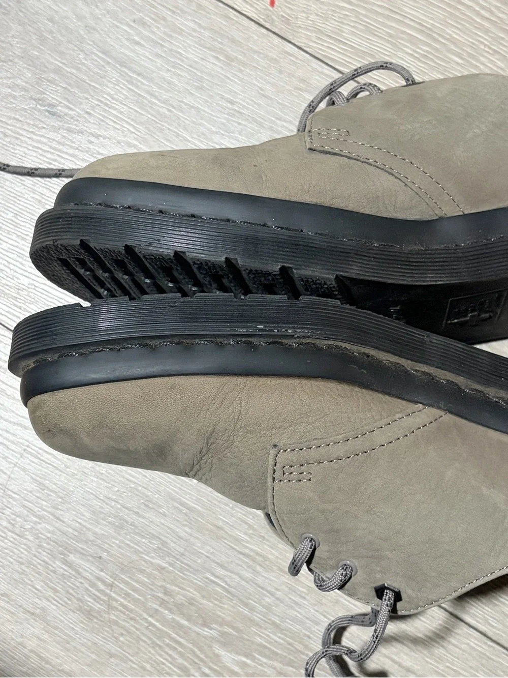Dr. Martens Men’s Taupe Nubuck 3-Eye Derby